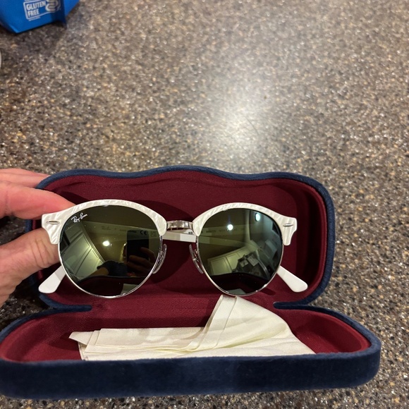 Women’s mother of pearl cat eye Ray-Ban’s - Picture 4 of 5